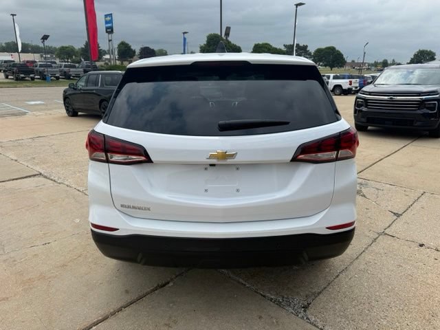 Used 2024 Chevrolet Equinox LS w/ LS Convenience Package FWD image 4