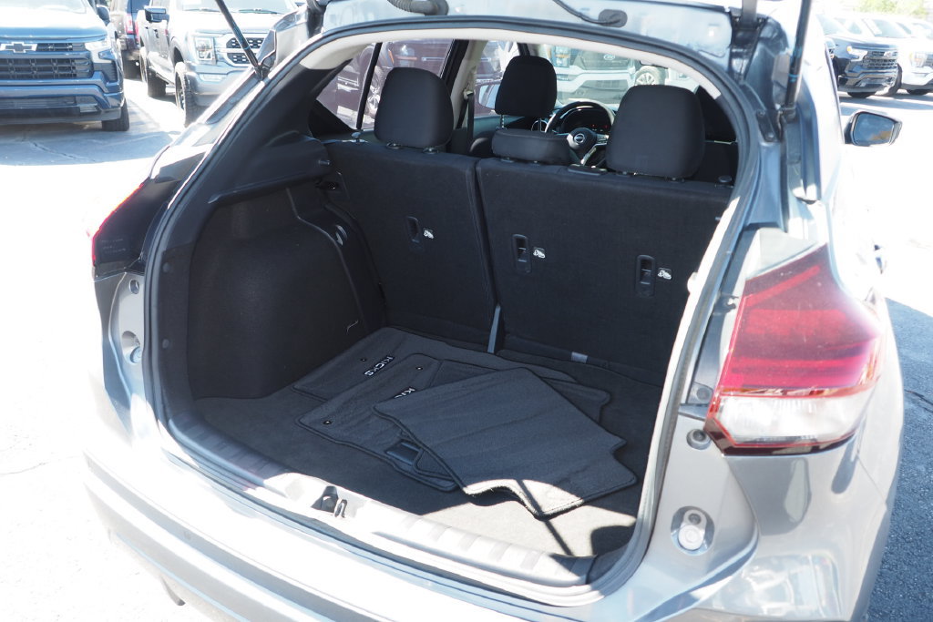 Used 2023 Nissan Kicks SV FWD image 16
