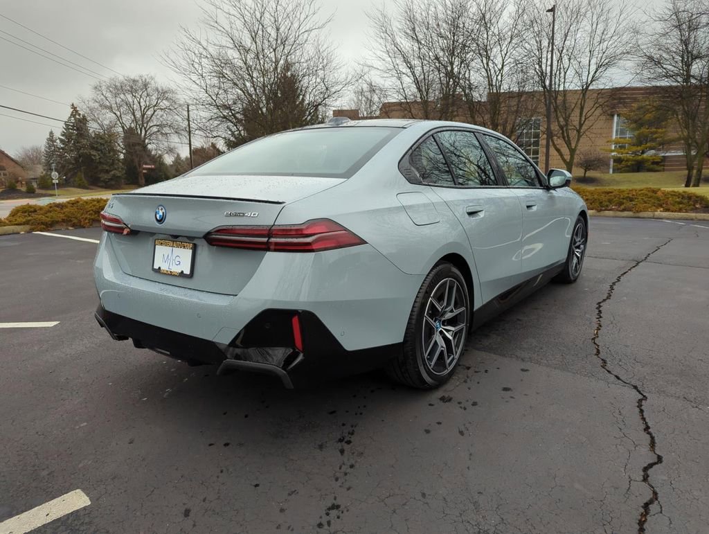 New 2024 BMW i5 eDrive40i w/ M Sport Package image 7