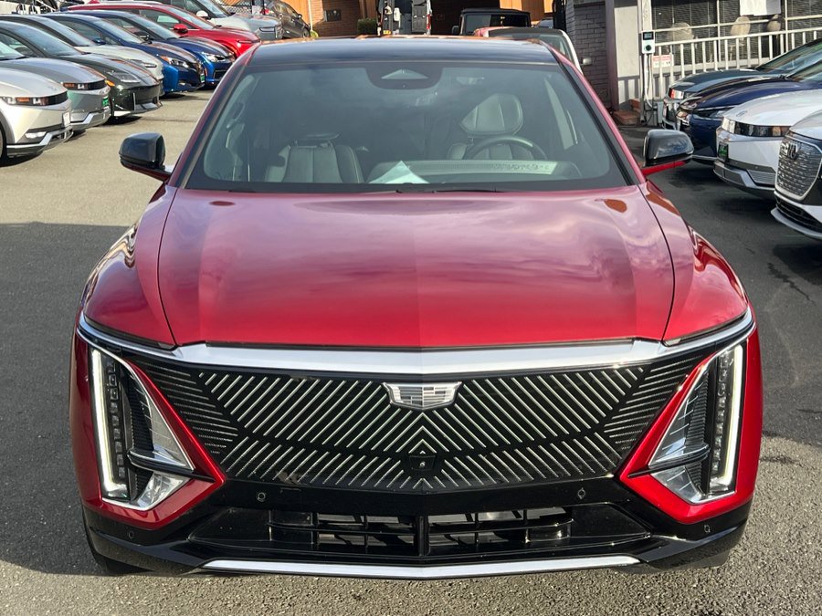 Used 2024 Cadillac Lyriq Luxury w/ LPO, Floor Liner Package image 2