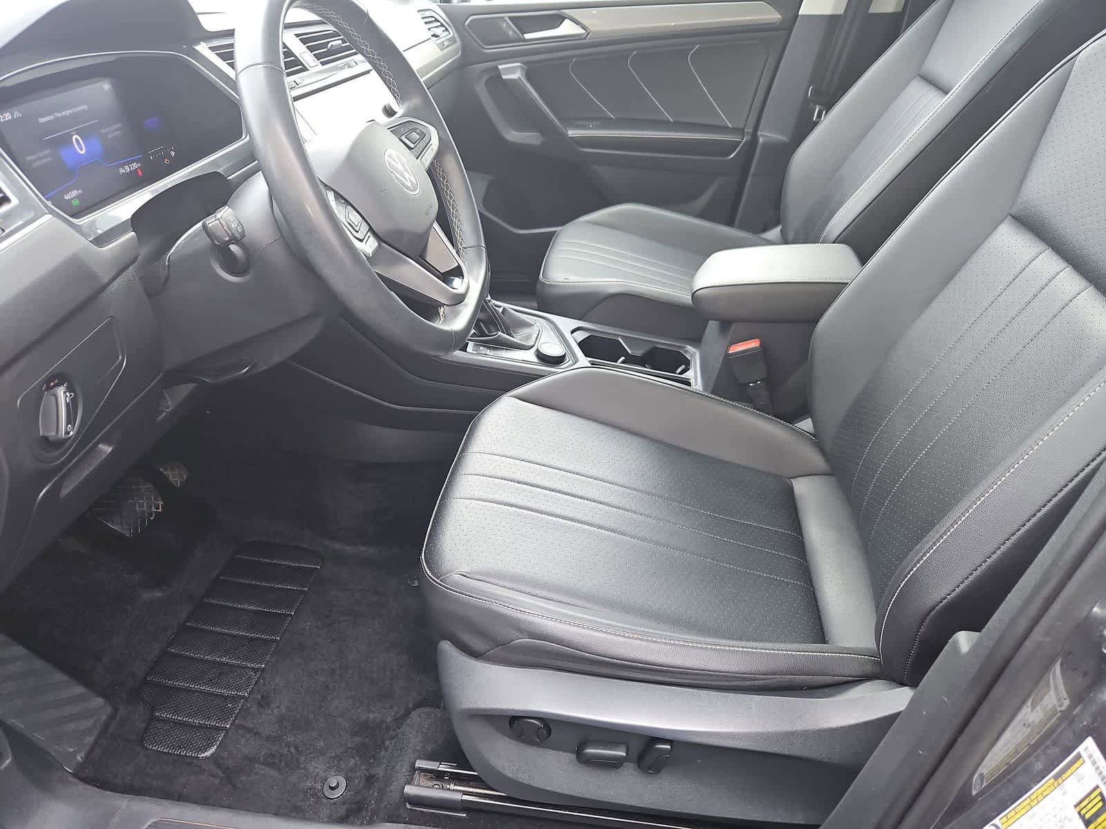 Certified 2022 Volkswagen Tiguan SE image 15