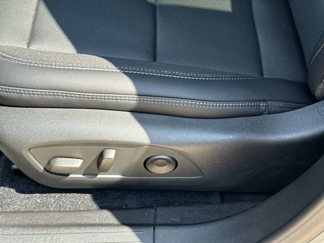 New 2025 Chevrolet Equinox EV LT w/ Convenience Package II image 15