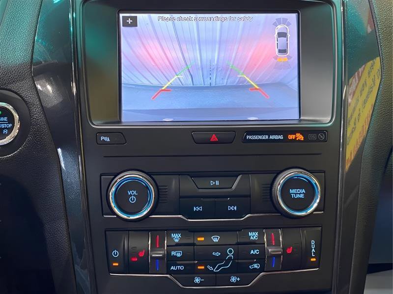 Used 2019 Ford Explorer XLT w/ Equipment Group 202A AWD/4WD image 17