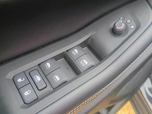 Used 2025 Jeep Grand Cherokee L Altitude RWD image 25