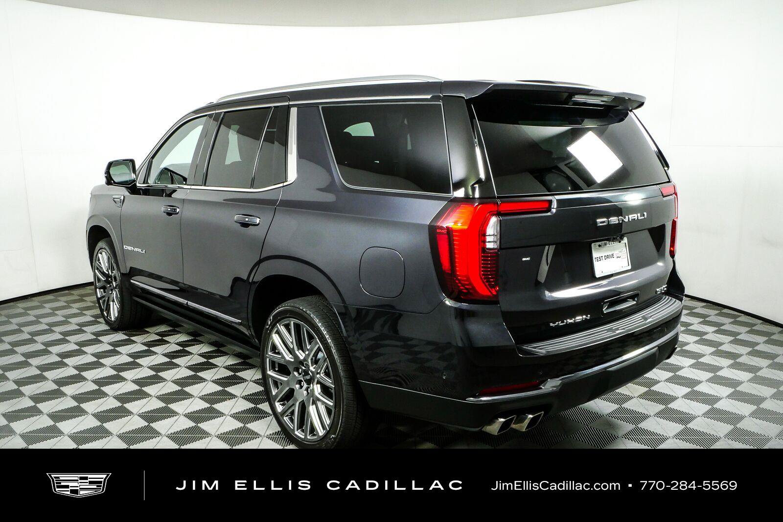 Used 2025 GMC Yukon Denali Ultimate AWD/4WD image 30
