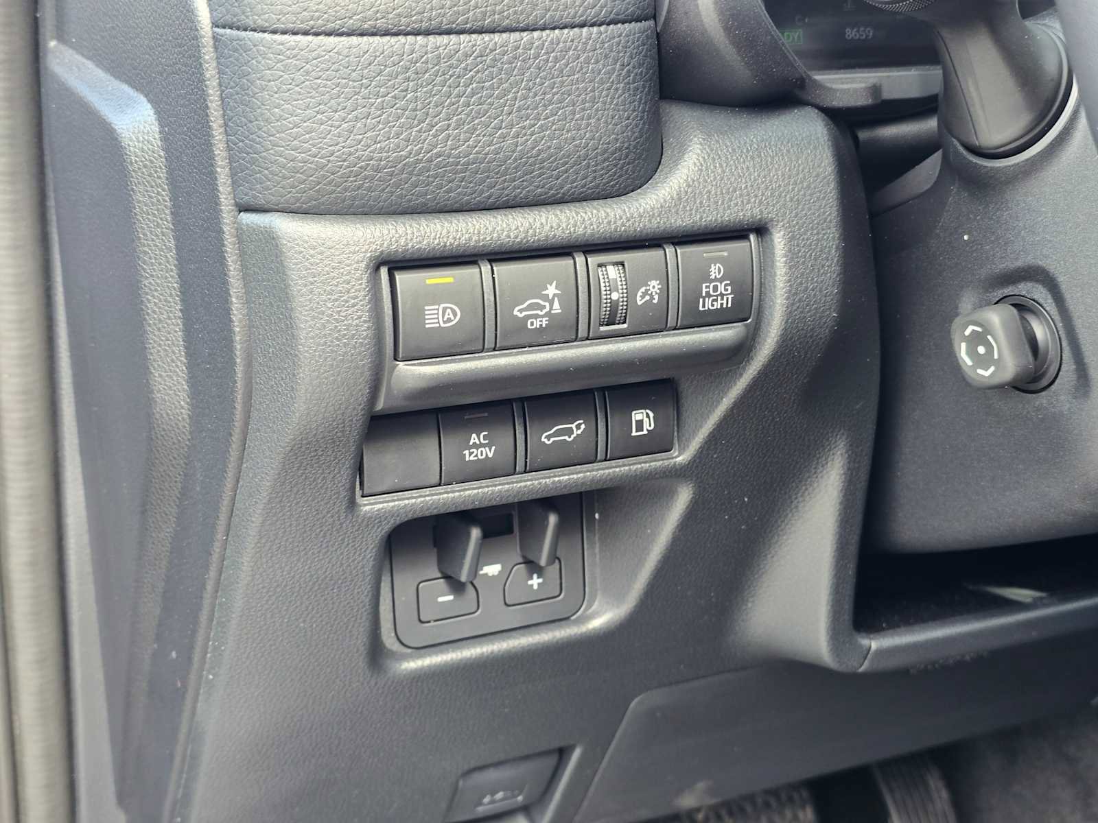 Used 2025 Toyota Land Cruiser image 24