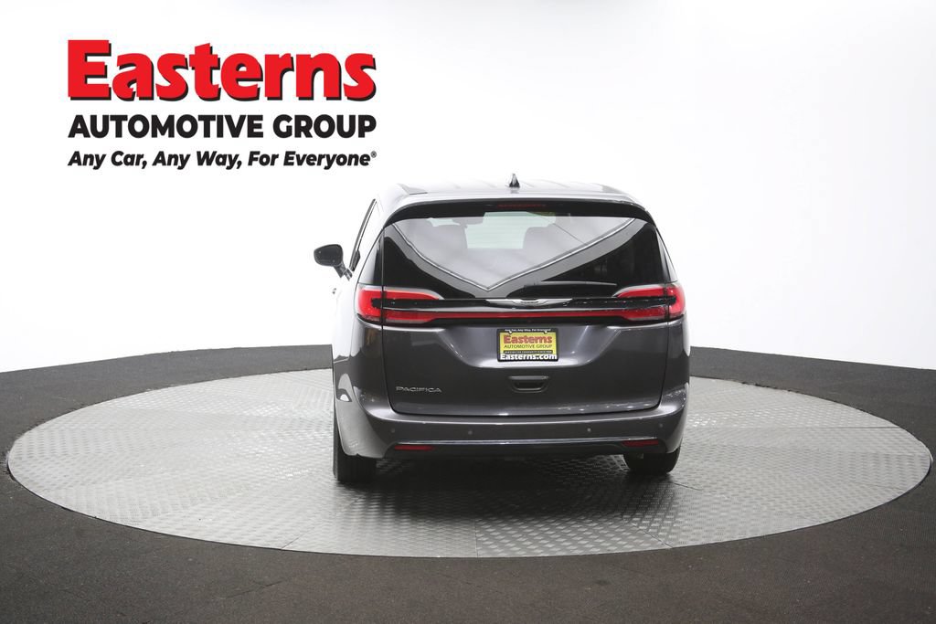 Used 2023 Chrysler Pacifica Touring-L FWD image 37