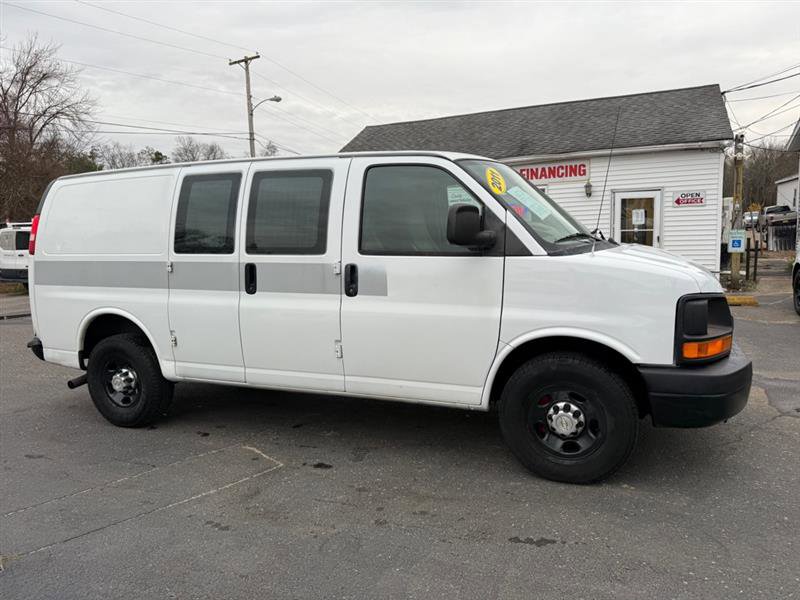 Used 2011 Chevrolet Express 2500 image 8