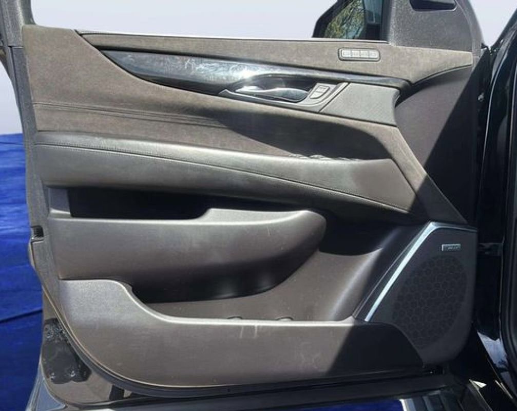 Used 2018 Cadillac Escalade ESV Platinum image 22