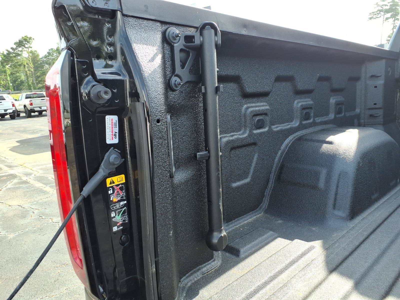 Used 2025 GMC Sierra 1500 AT4 w/ AT4 Premium Package AWD/4WD image 46