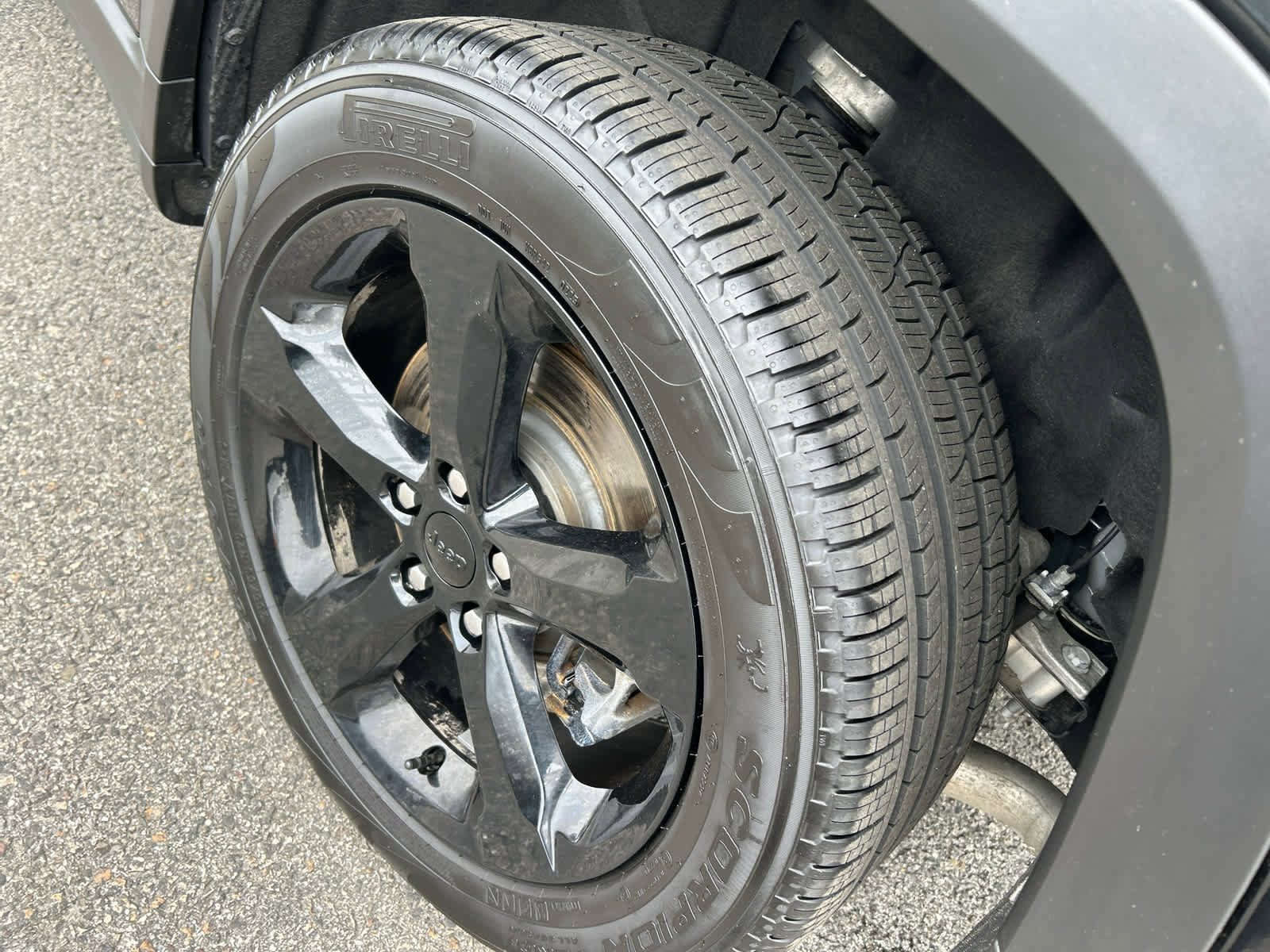 Used 2025 Jeep Grand Cherokee L Limited w/ Black Appearance Package image 17