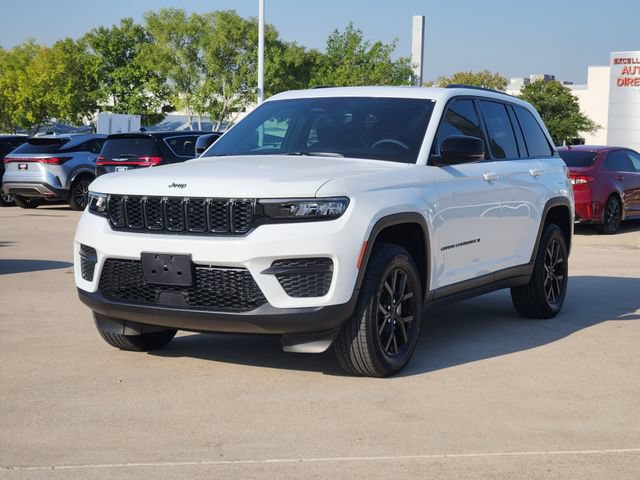 Used 2025 Jeep Grand Cherokee Altitude AWD/4WD image 11