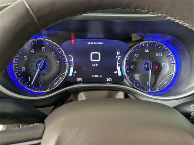Used 2021 Chrysler Pacifica Touring-L image 18