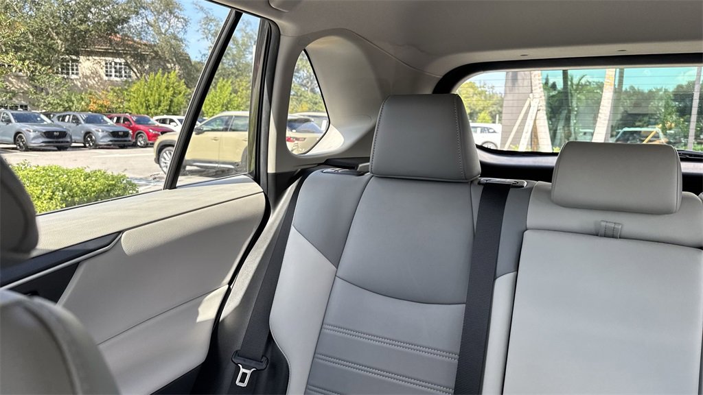 Used 2021 Toyota RAV4 XLE Premium image 18