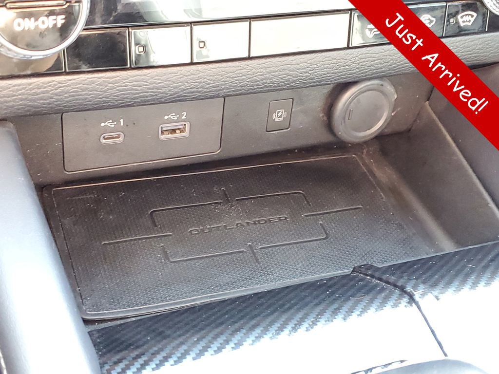 Used 2024 Mitsubishi Outlander SE AWD/4WD image 31