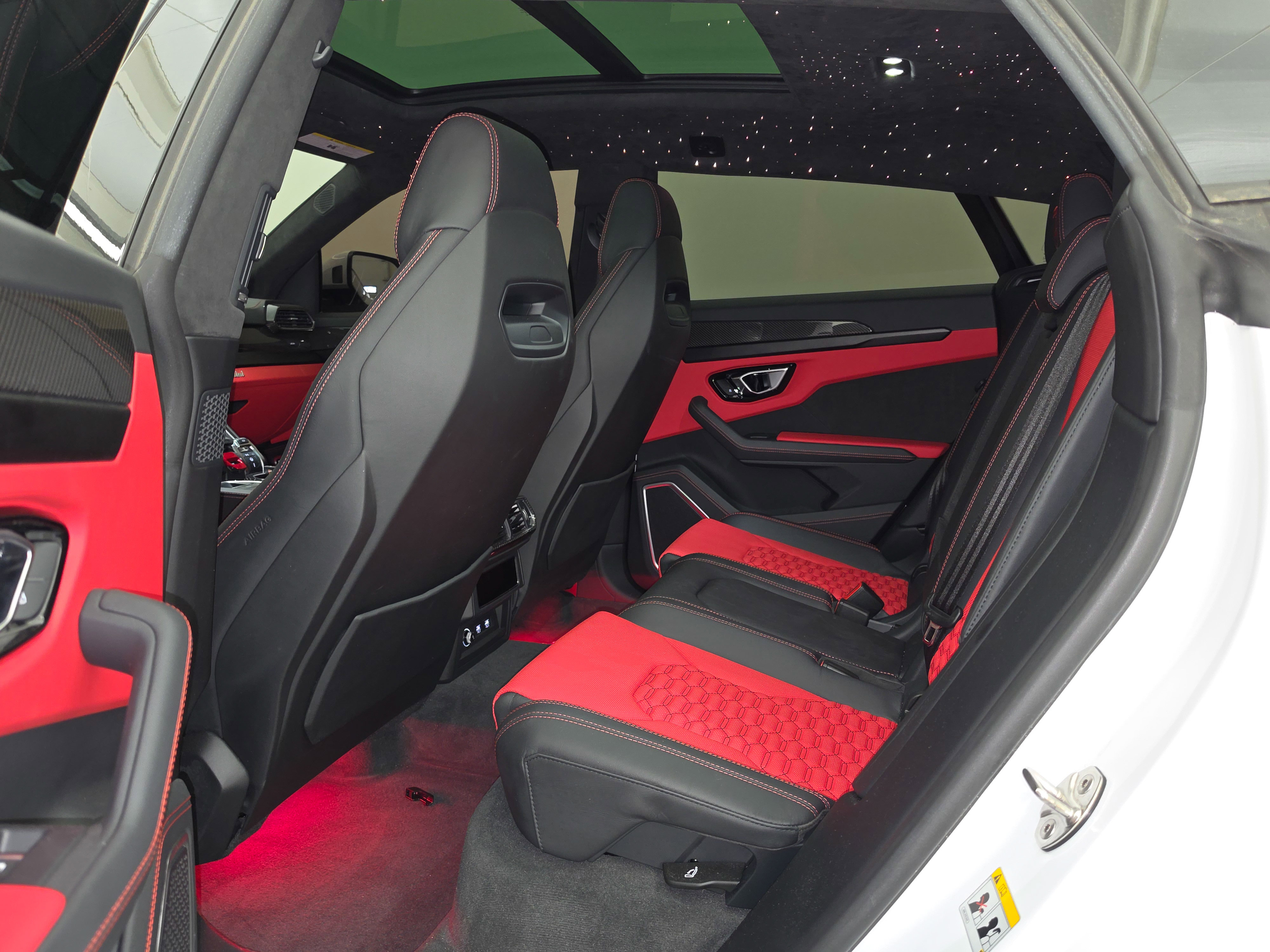 Used 2021 Lamborghini Urus AWD/4WD image 13