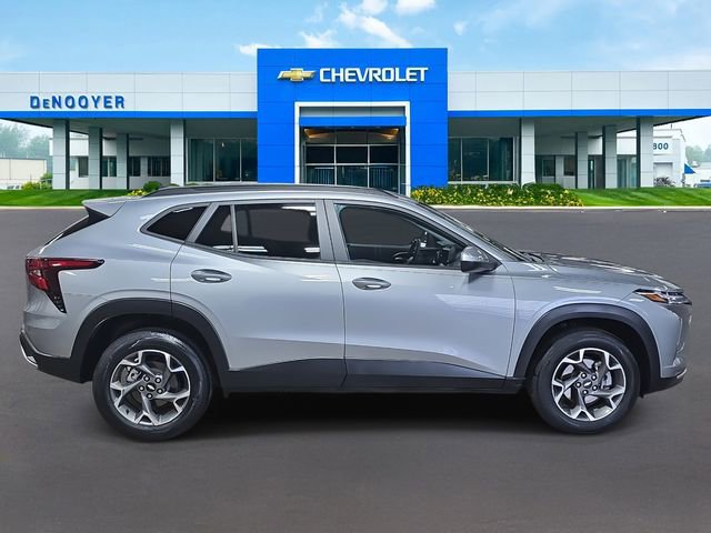 Used 2024 Chevrolet Trax LT image 4