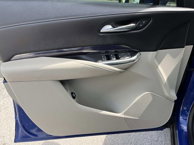 Used 2021 Cadillac XT4 Luxury w/ Cold Weather Package FWD image 27