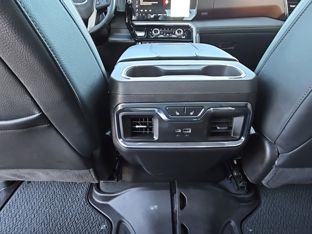 Used 2025 GMC Sierra 3500 Denali image 30