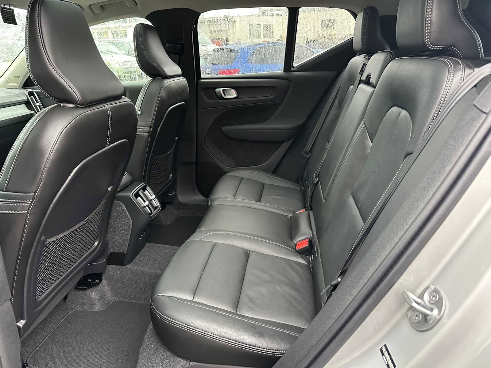 Used 2025 Volvo XC40 B5 Plus w/ Climate Package image 15