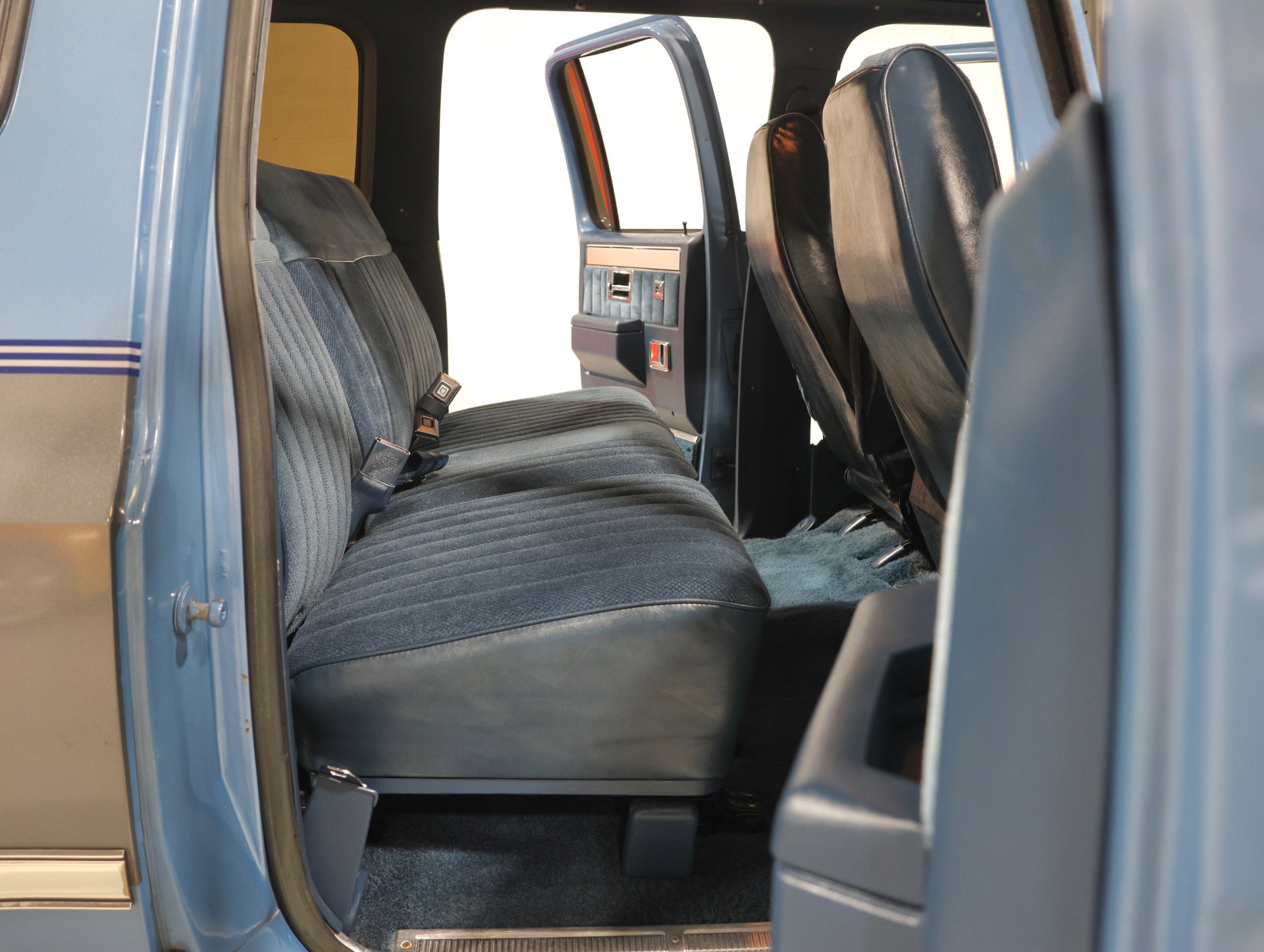 Used 1987 GMC Suburban 2WD image 69