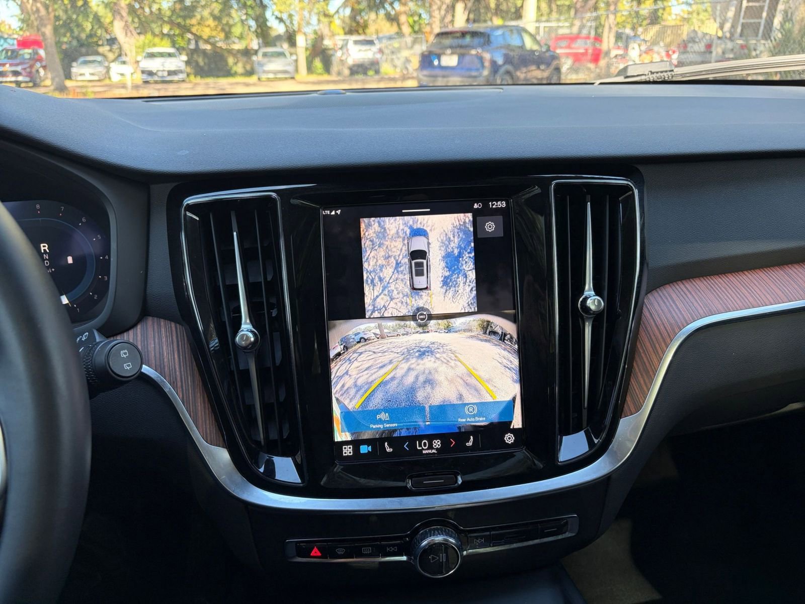 Used 2025 Volvo V60 B5 Cross Country Plus image 24