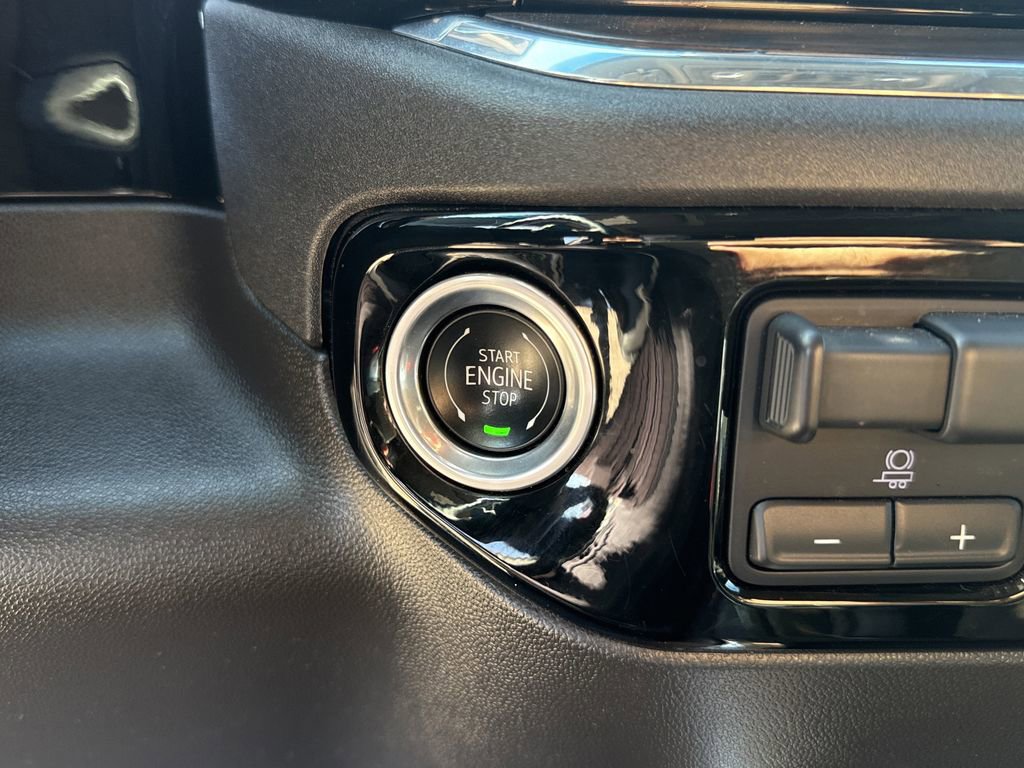 Used 2024 GMC Sierra 1500 SLT image 18