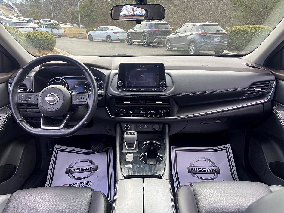 Used 2023 Nissan Rogue SV w/ SV Premium B Package image 16