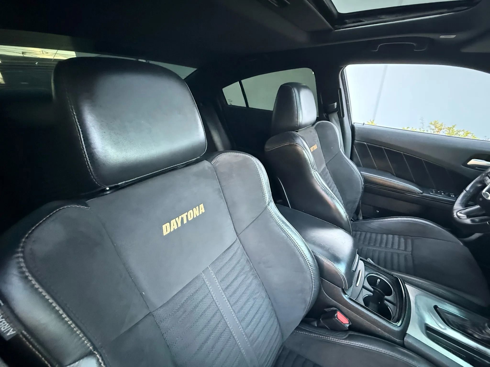 Used 2018 Dodge Charger R/T image 15