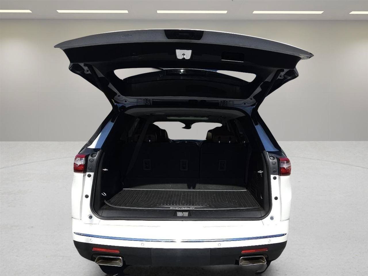 Used 2018 Chevrolet Traverse High Country AWD/4WD image 29