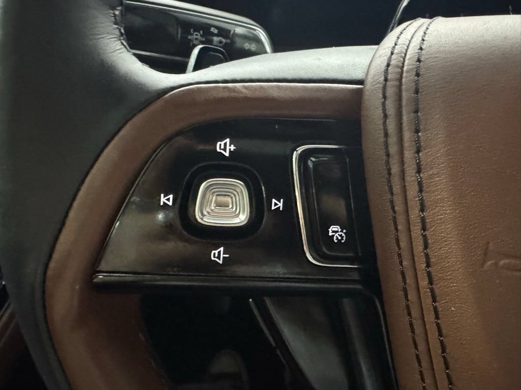 Certified 2025 Lincoln Aviator Reserve w/ Jet Appearance Package AWD/4WD image 46