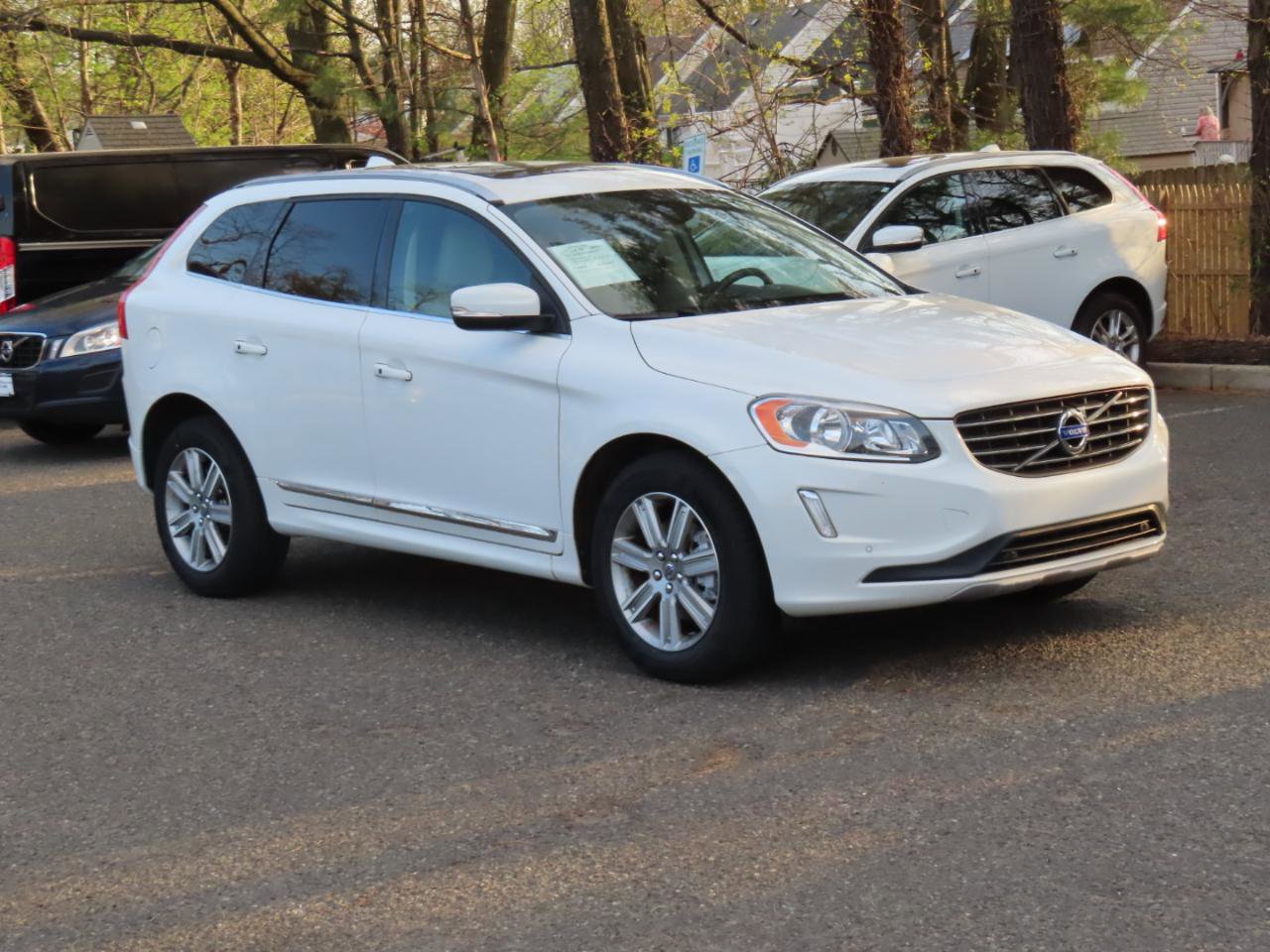 Used 2016 Volvo XC60 T6 w/ Protection Package AWD/4WD image 5