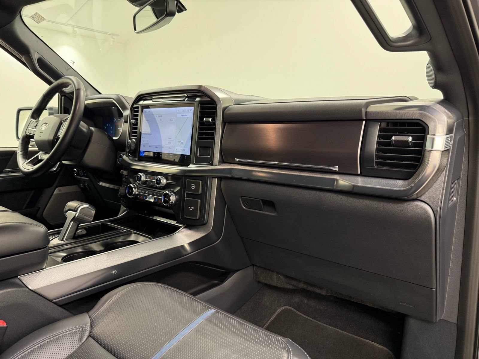 Used 2025 Ford F150 Platinum AWD/4WD image 39