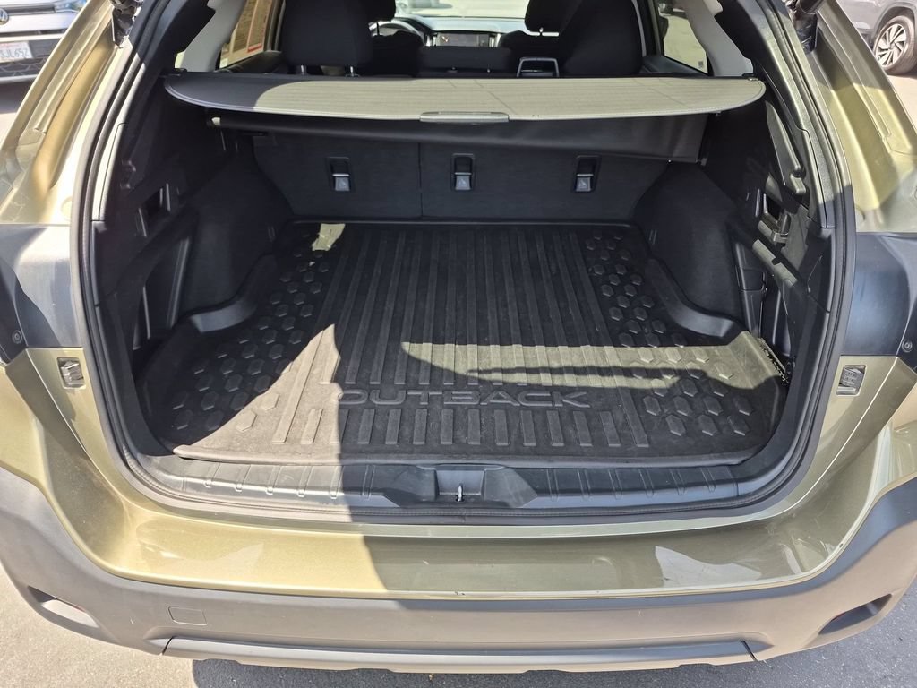 Used 2025 Subaru Outback Premium AWD/4WD image 29