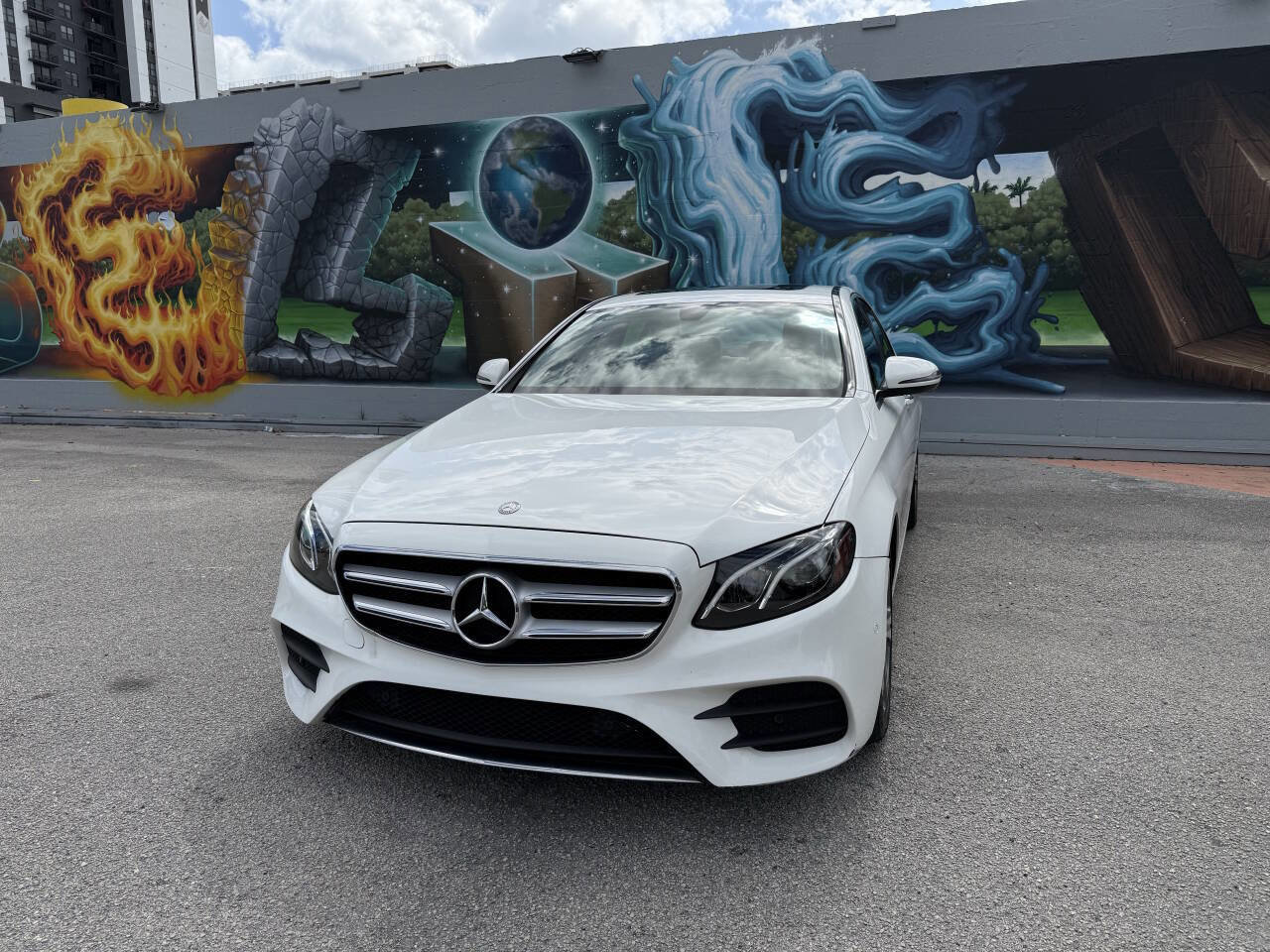 Used 2017 Mercedes-Benz E 300 4MATIC image 2