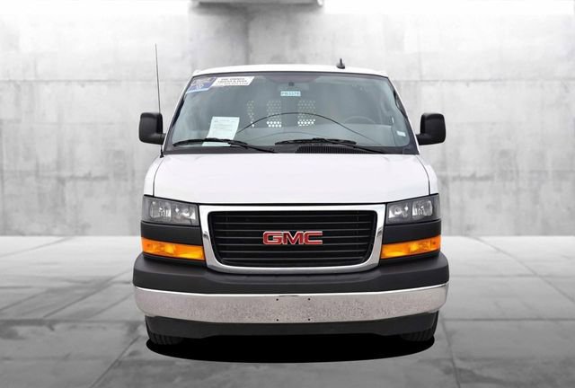 Used 2024 GMC Savana 2500 w/ Driver Convenience Package RWD image 4