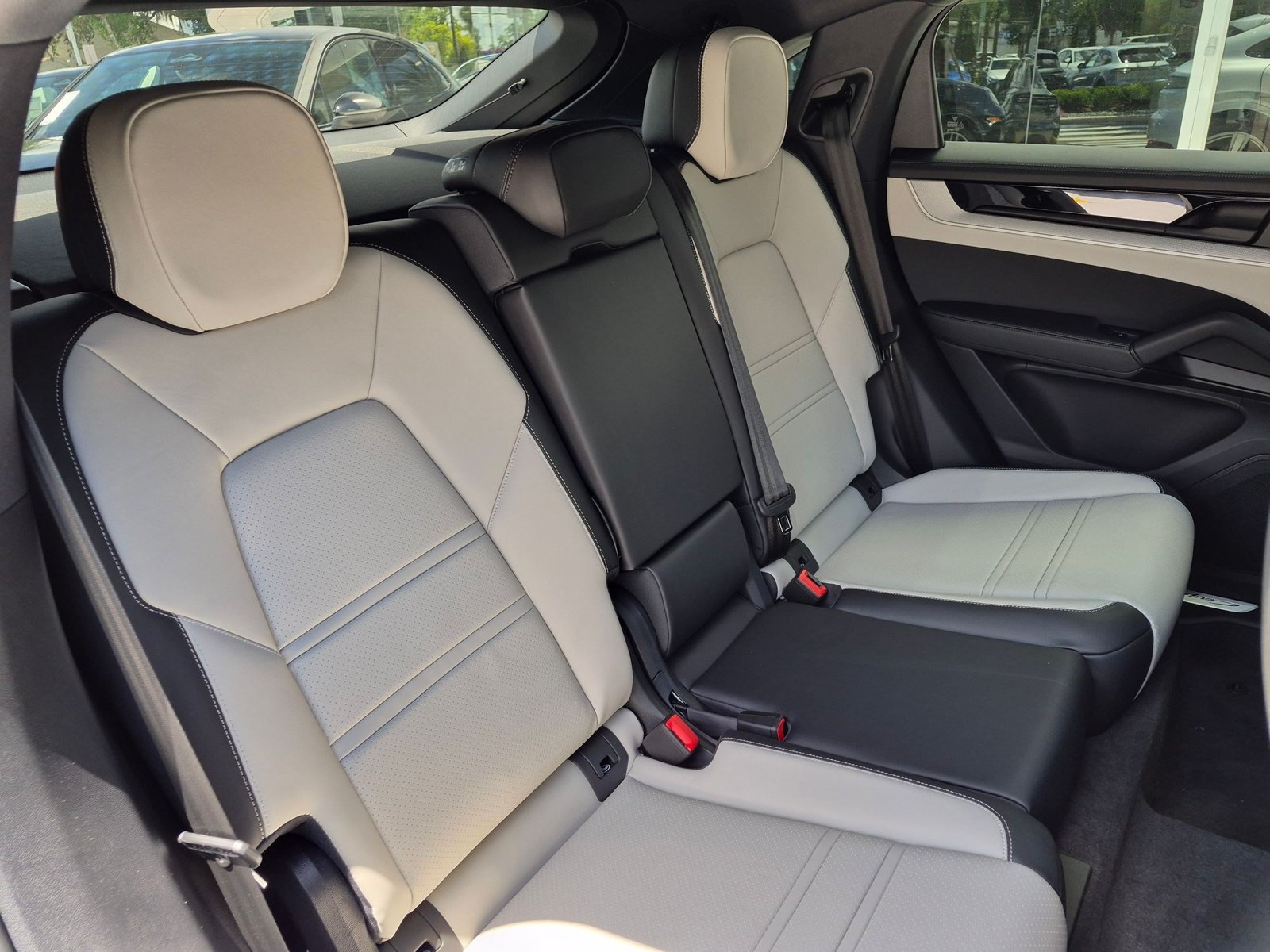New 2026 Porsche Cayenne Coupe AWD/4WD image 25