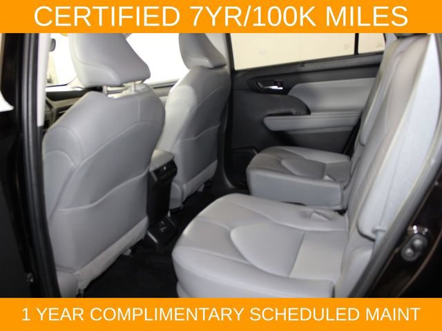 Used 2022 Toyota Highlander XLE AWD/4WD image 15