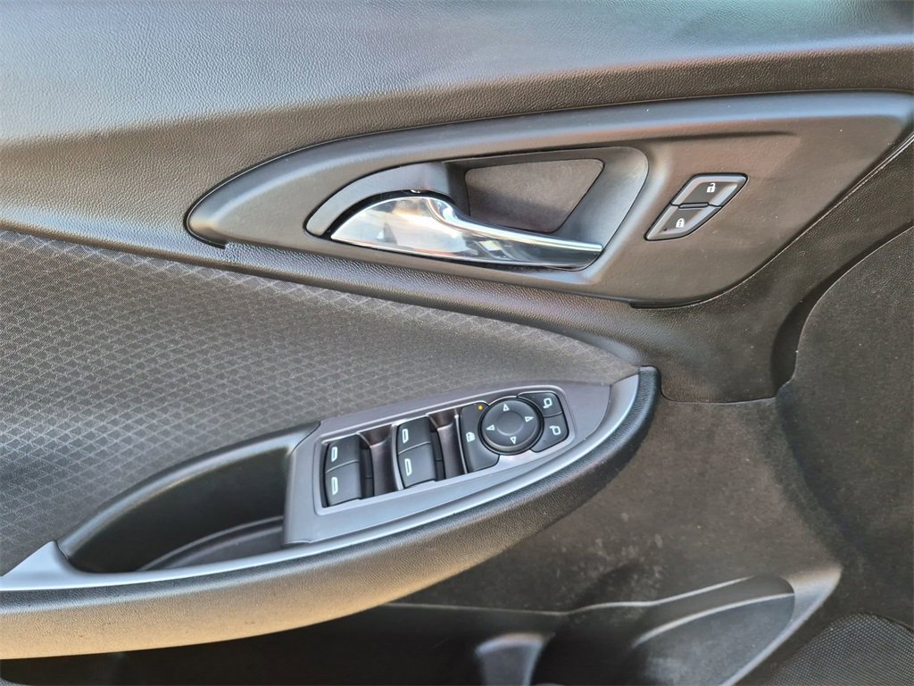 Used 2021 Chevrolet Malibu LS image 13