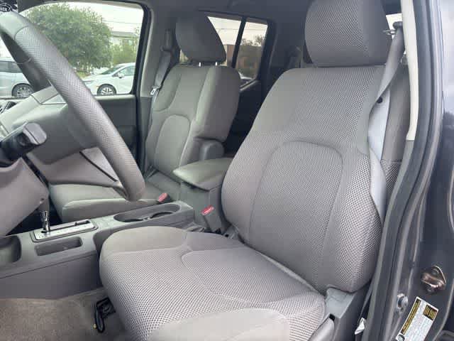 Used 2014 Nissan Frontier SV RWD image 22