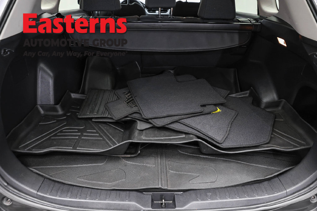 Used 2021 Toyota RAV4 LE w/ Carpet Mat Package (TMS) AWD/4WD image 10