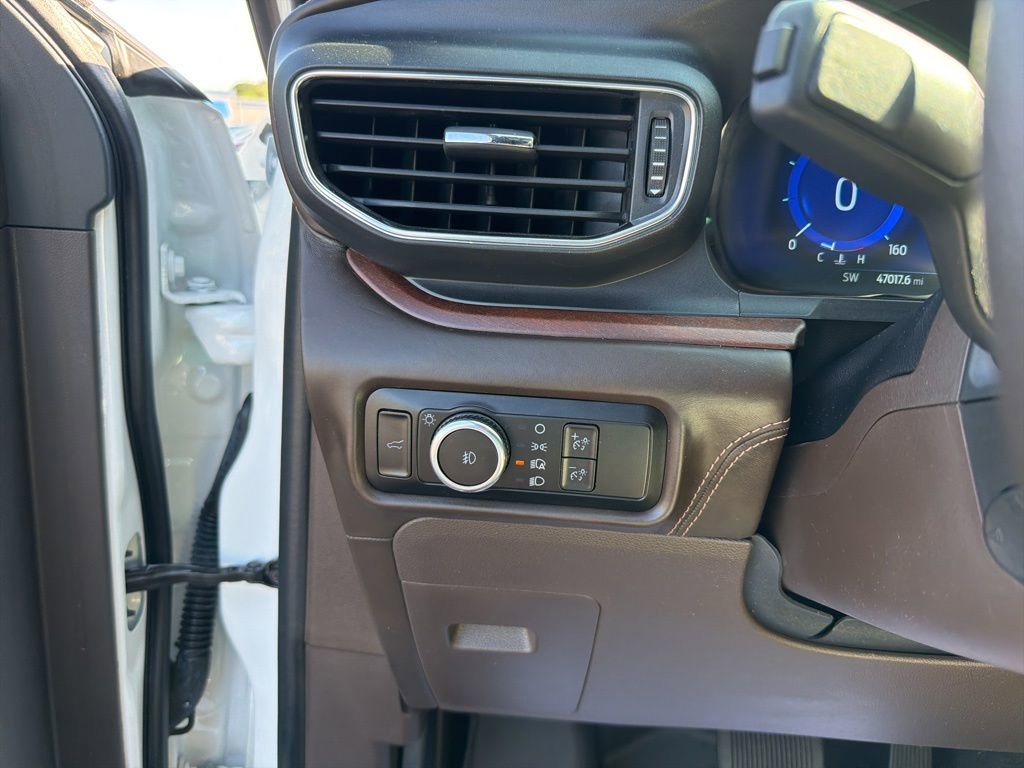 Used 2023 Ford Explorer King Ranch w/ Technology Package RWD image 17