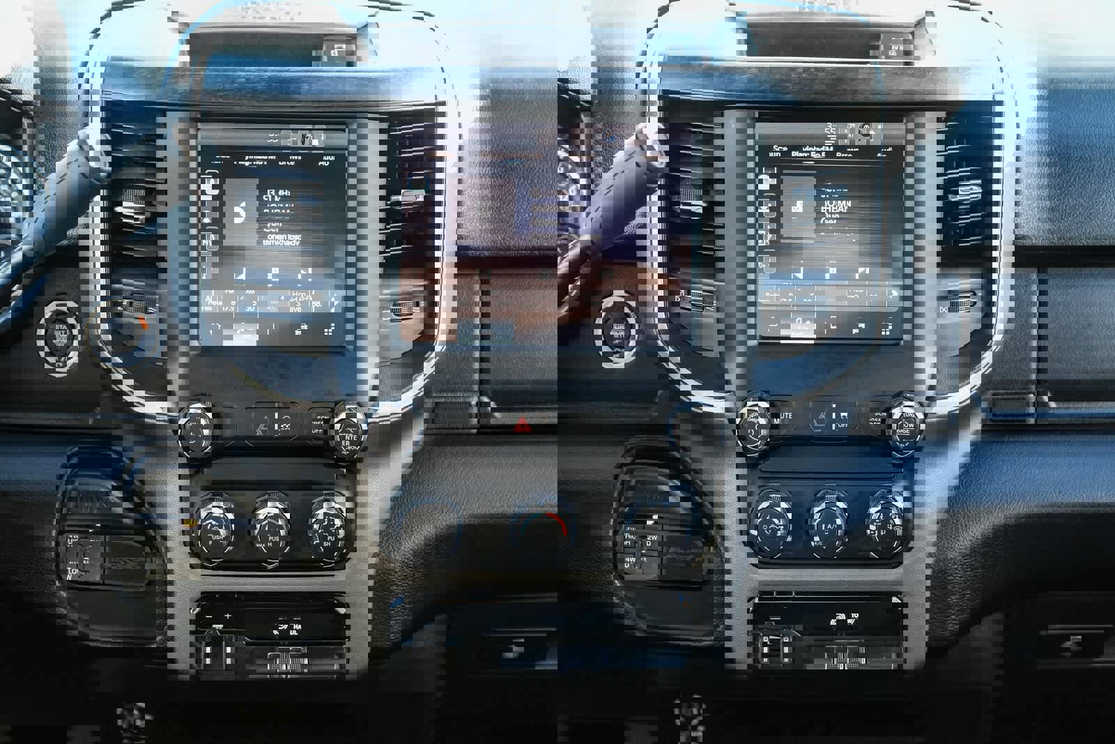 Used 2024 RAM 3500 Big Horn image 13