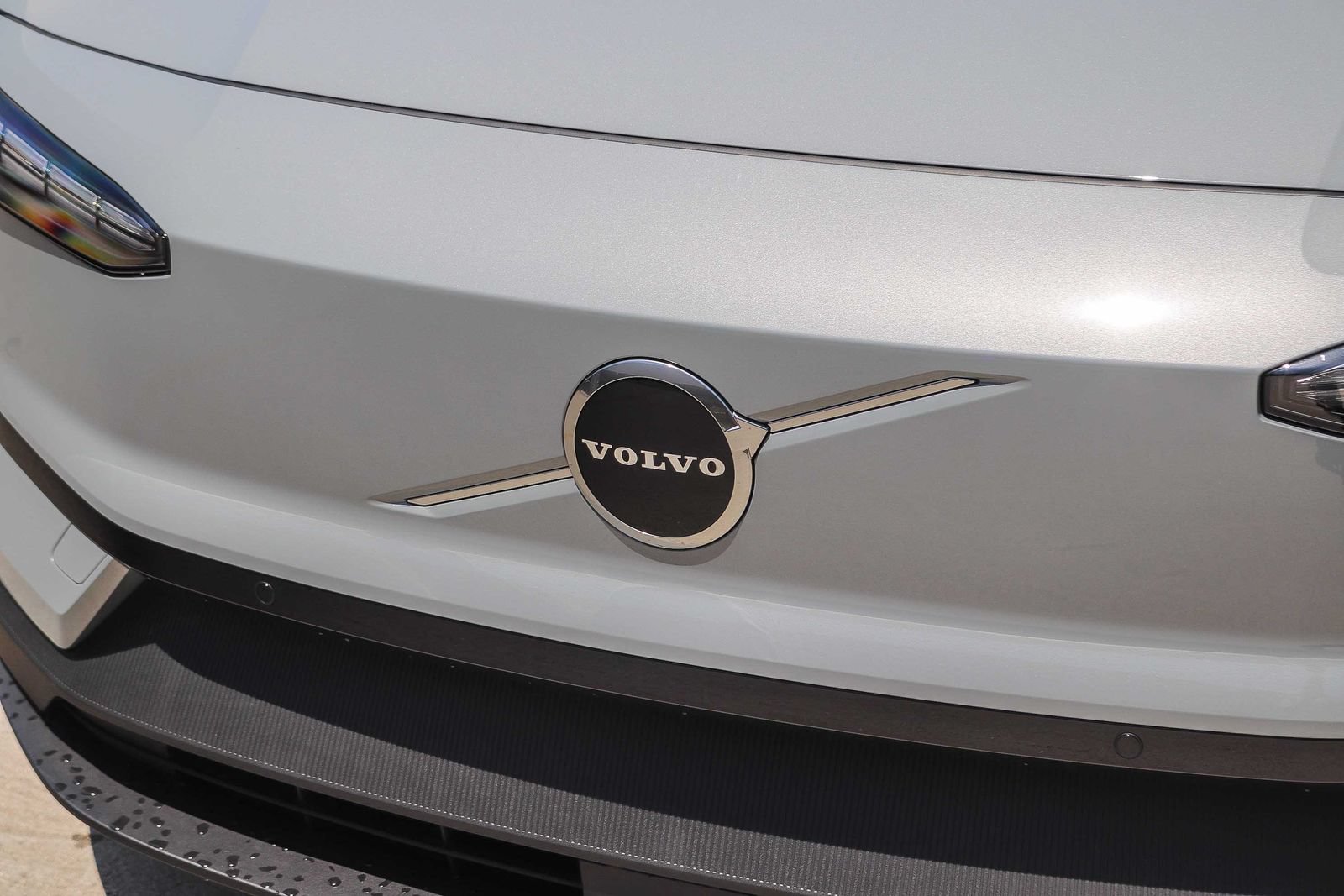 New 2026 Volvo EX30 Plus AWD/4WD image 11