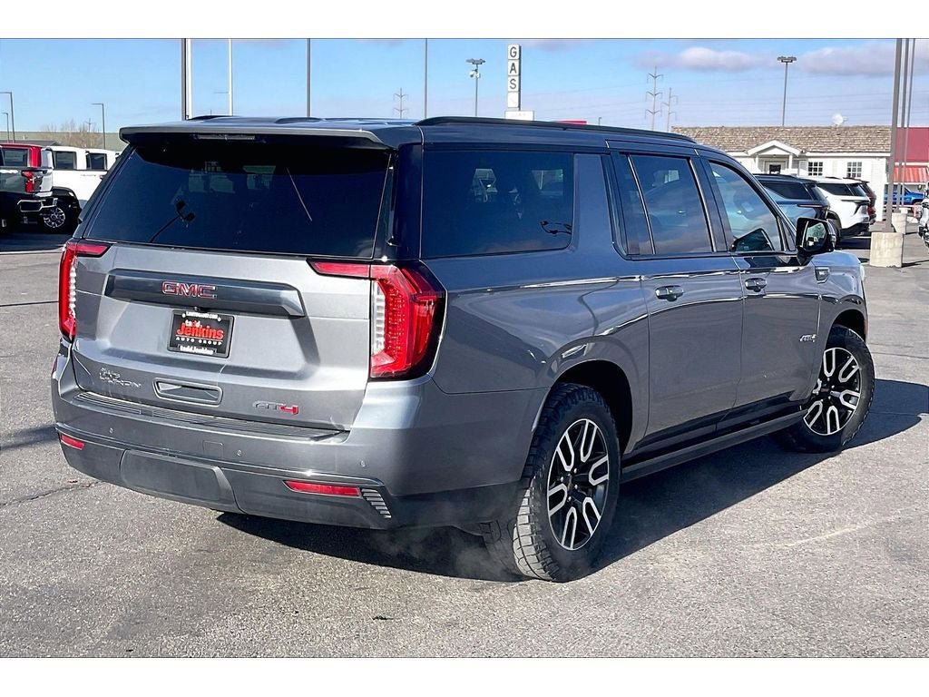 Used 2022 GMC Yukon XL AT4 w/ AT4 Premium Plus Package AWD/4WD image 15