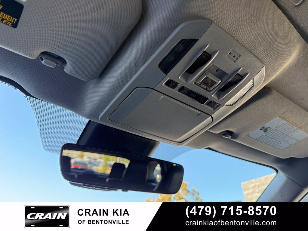 Used 2021 Toyota Highlander XLE FWD image 20