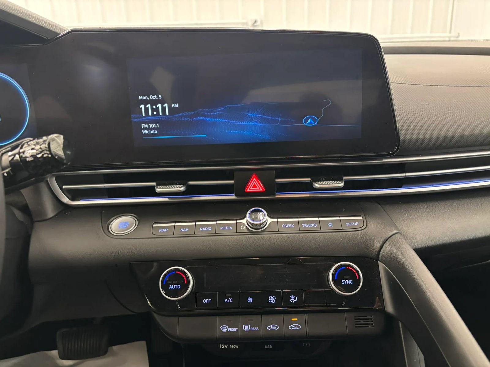 Used 2024 Hyundai Elantra SEL FWD image 37
