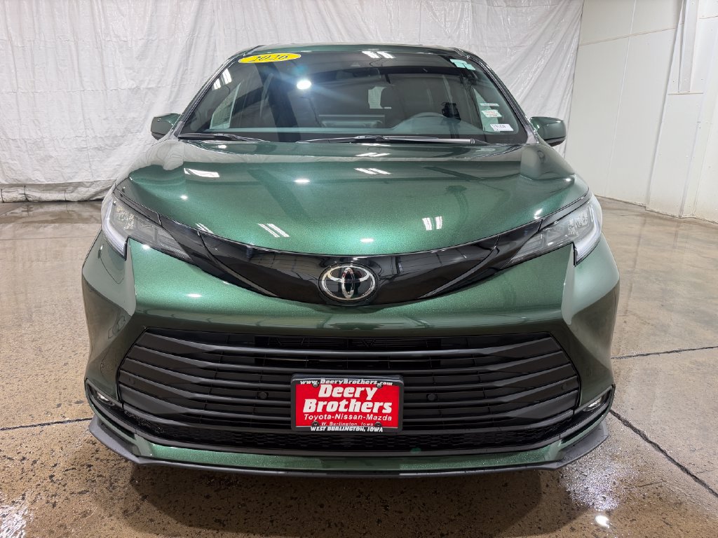 New 2026 Toyota Sienna XLE Woodland Edition AWD/4WD image 22