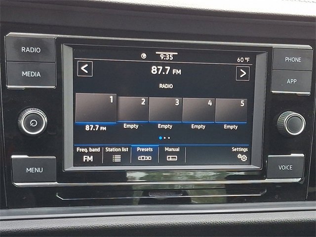 Used 2023 Volkswagen Jetta SE image 16