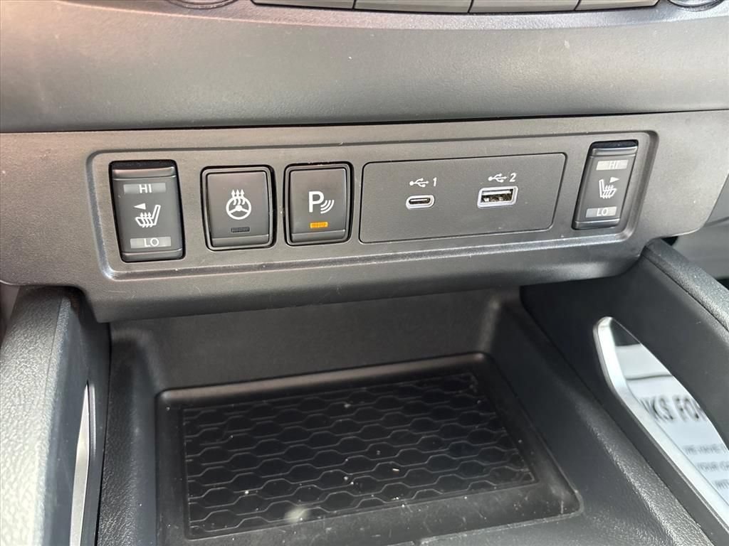 Used 2022 Nissan Frontier SV AWD/4WD image 37